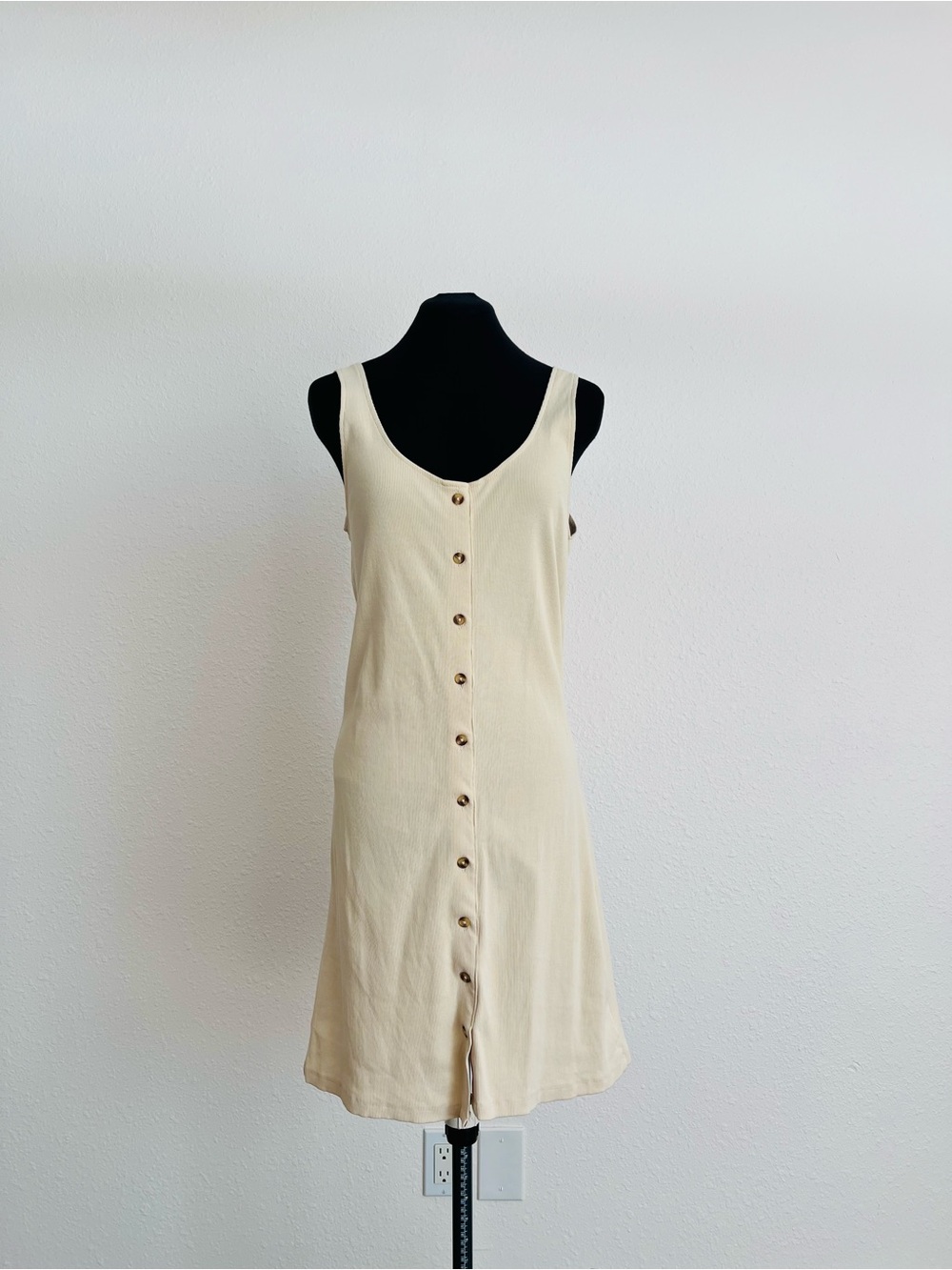 Sleeveless Cream Button-Front Casual Dress